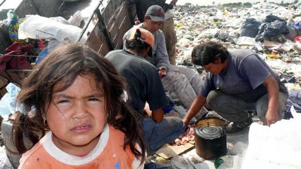 Una familia necesitó en marzo $14.090 para no ser pobre