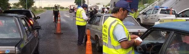 Secuestran 25 vehículos en un operativo de control policial en San Cayetano - Contexto