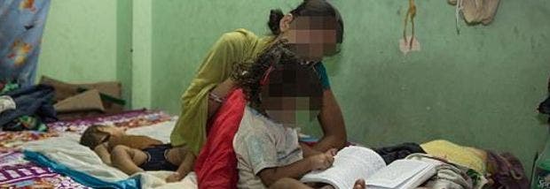 La Madre Y Su Hija Follan Al Vecino | su hija volvi 243 llorando de la casa del vecino su madre la La Madre Y Su Hija Follan Al Vecino | su hija volvi 243 llorando de la casa del vecino su madre la