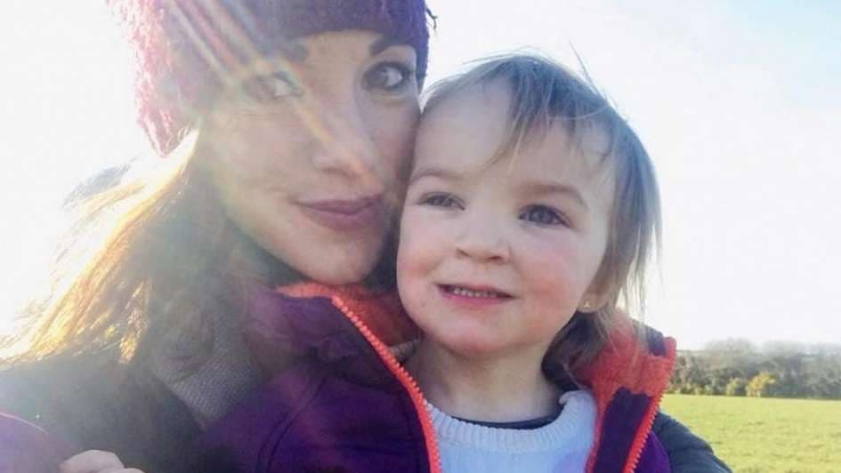 Robaron un auto con una nena adentro, la tiraron al río y murió 1 Resultado de imagen para Kim Rowlands y Jet Moore,