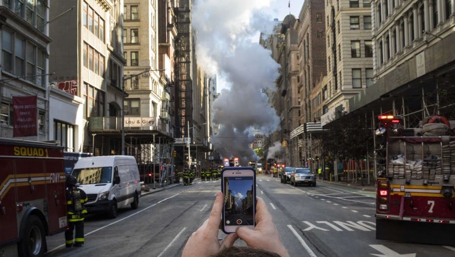 Caos en Manhattan por una explosión en una tubería de vapor