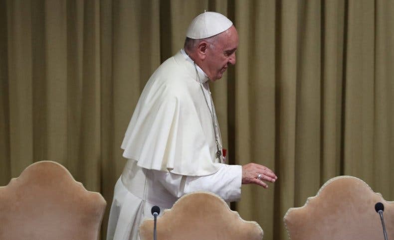 Papa Francisco sufre caída pero está bien Papa Francisco sufre caída pero está bien