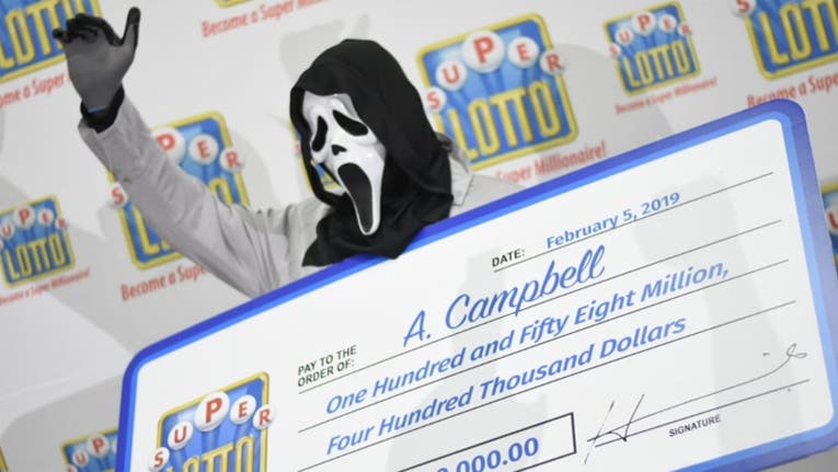 Para evitar avaricia familiar, reclama enmascarado premio de lotería en Jamaica Para evitar avaricia familiar, reclama enmascarado premio de lotería en Jamaica