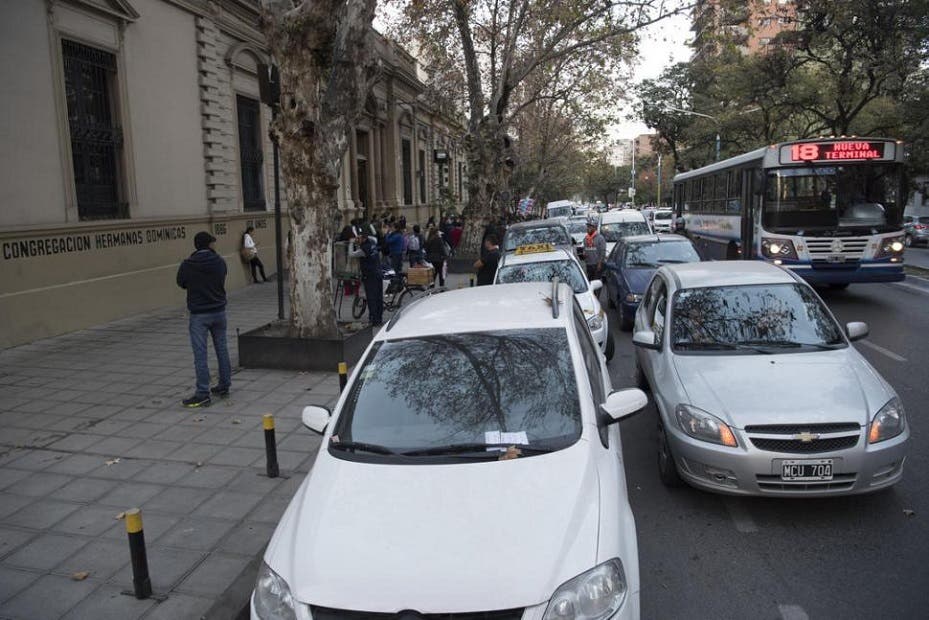 Resultado de imagen para estacionamiento escuelas tucumà n