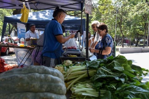 Mercado en tu Barrio: El programa municipal ayuda a la economía familiar |  Contexto Tucuman