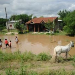 Igual que hace 10 años: el río Marapa inundó Lamadrid y hay evacuados