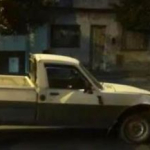 Volcó una camioneta Renault Trafic que llevaba a dos niños a la escuela