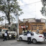 Choferes de taxis de otros municipios que operan ilegalmente en Capital atacaron a pedradas a inspectores