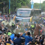 Locura por Boca en Tucumán: Carlitos Tévez no puede creer lo que está viendo