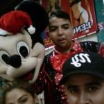 Tucumano se disfraza de Mickey para pagarse el secundario