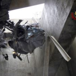 Italia: colapsa un puente en Génova, caen varios autos al vacío y ya son 35 los muertos