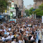 Una multitud homenajeó a la Virgen y conmemoró la Batalla de Tucumán