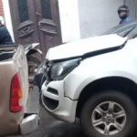 Dos camionetas, una moto y un ómnibus protagonizaron un choque en cadena en Barrio Sur: FOTOS