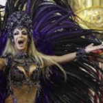 Una bailarina transgénero sacude al espectacular carnaval de Brasil