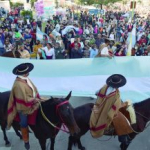 Los gauchos tucumanos rindieron el mejor homenaje que tuvo el 9 de Julio