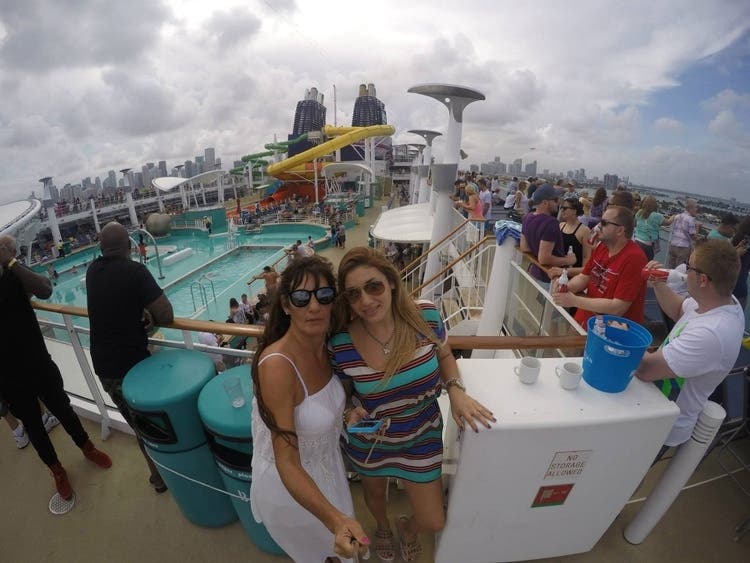 Argentina se fue de vacaciones en un crucero y terminó al borde de la muerte Argentina se fue de vacaciones en un crucero y terminó al borde de la muerte