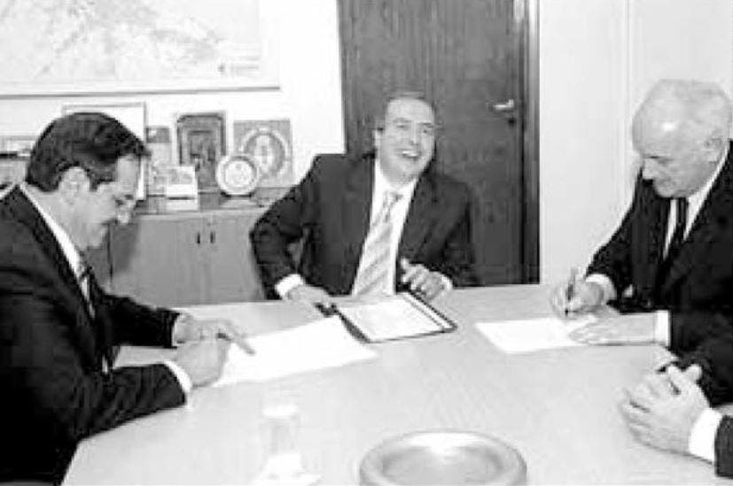 Alperovich y Morelli firmaron convenio por US 300 mil para la escuela