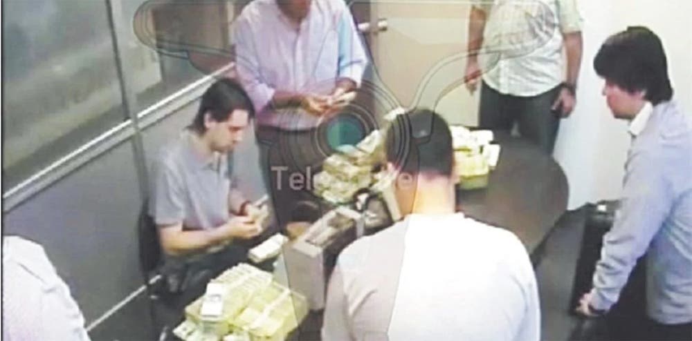 El juez Casanello le concedió la prisión domiciliaria a ...