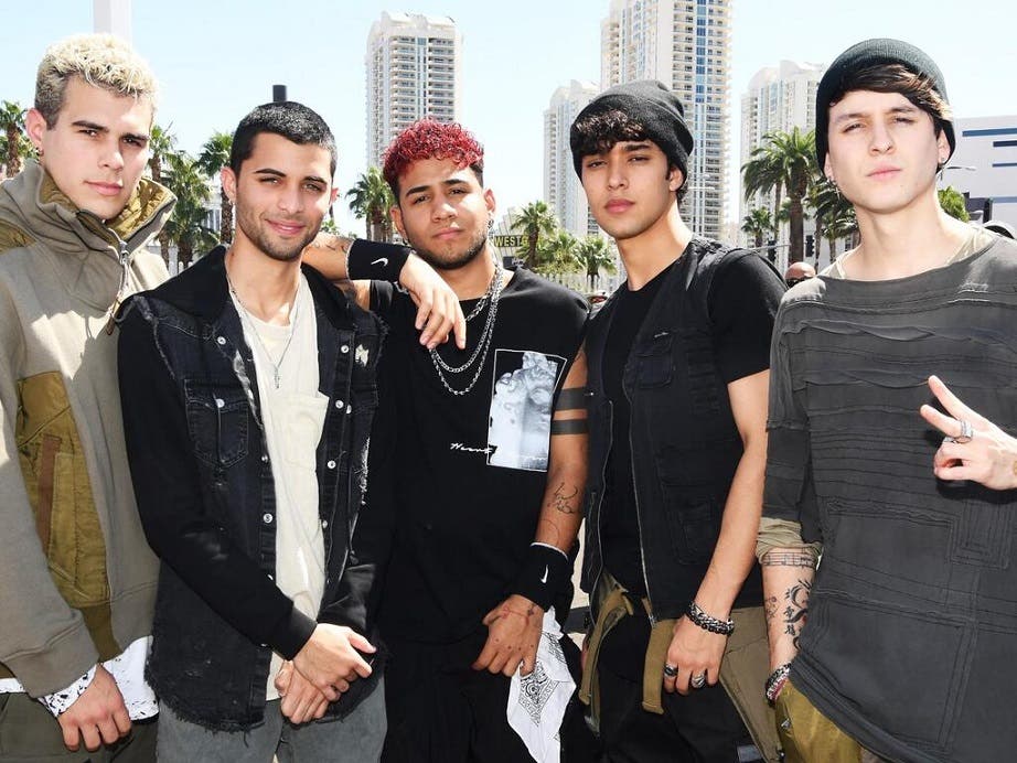 La banda CNCO ahora será un cuarteto tras la salida de uno de sus